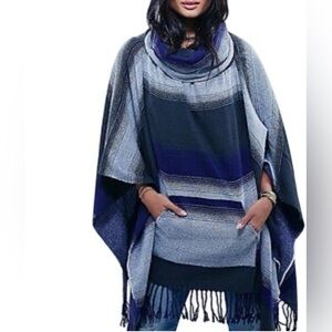 💚3/$30💚 Free People Desert Dream cowl fringe poncho shawl wrap